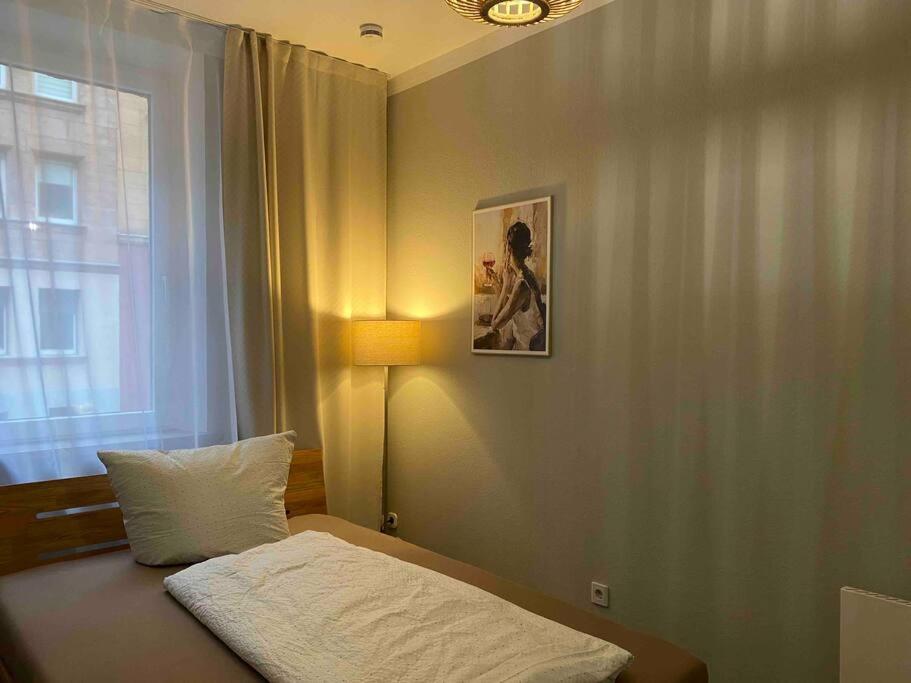 Modern Living Apartment - 3-Zimmer - Nuernberg Nord, Ruhige Seitenstrasse, Fusslaeufig Strassenbahn Exterior photo